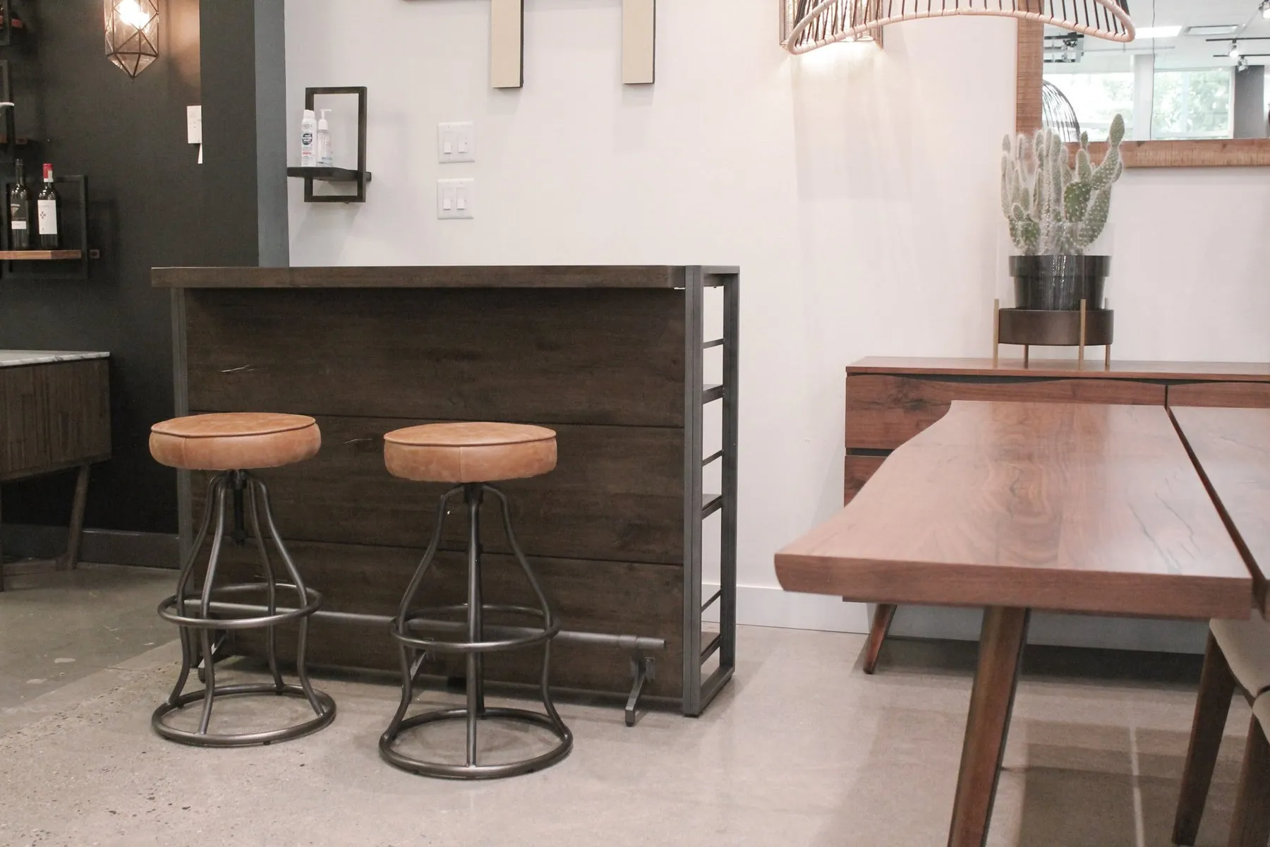 Bowie Bar Stool - Cognac